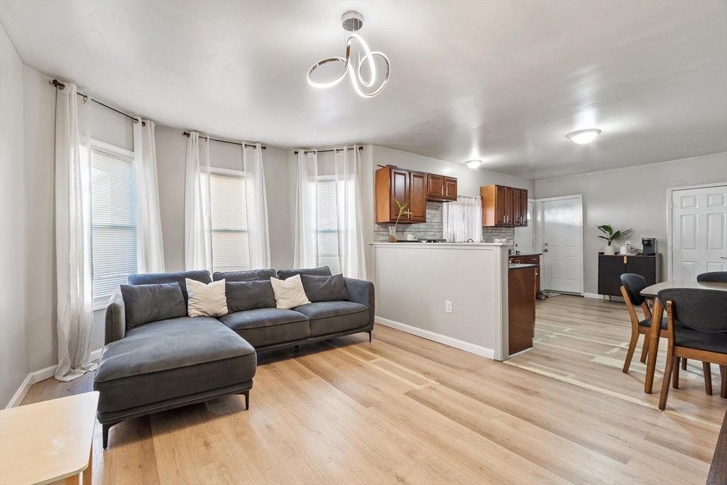 29 Leete Street Springfield, MA 01108 - Photo 5 of 38