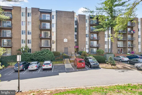 $1,690 | 60 South Van Dorn Street, Unit 413, Alexandria, VA 22304