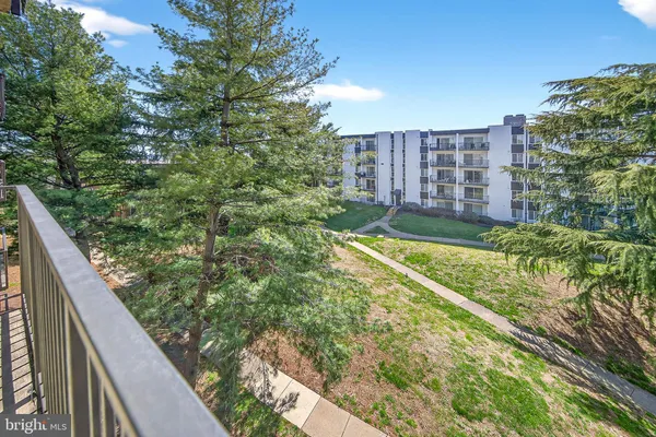 $1,690 | 60 South Van Dorn Street, Unit 413, Alexandria, VA 22304