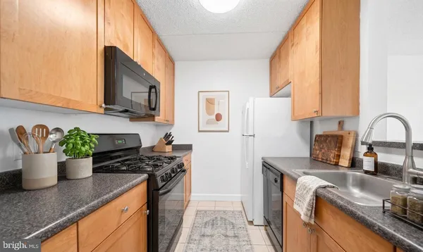 $1,690 | 60 South Van Dorn Street, Unit 413, Alexandria, VA 22304
