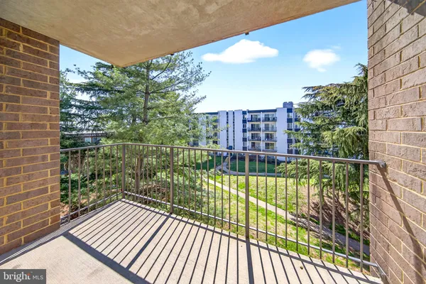 $1,690 | 60 South Van Dorn Street, Unit 413, Alexandria, VA 22304