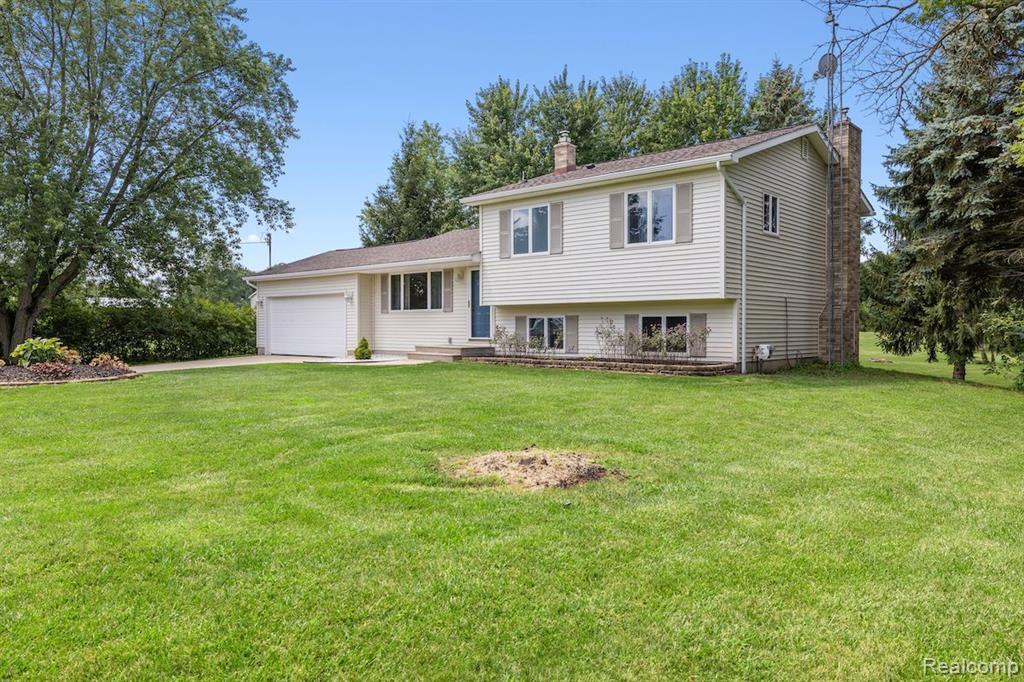 8622 South Byron Road Gaines, MI 48436 - Photo 2 of 27