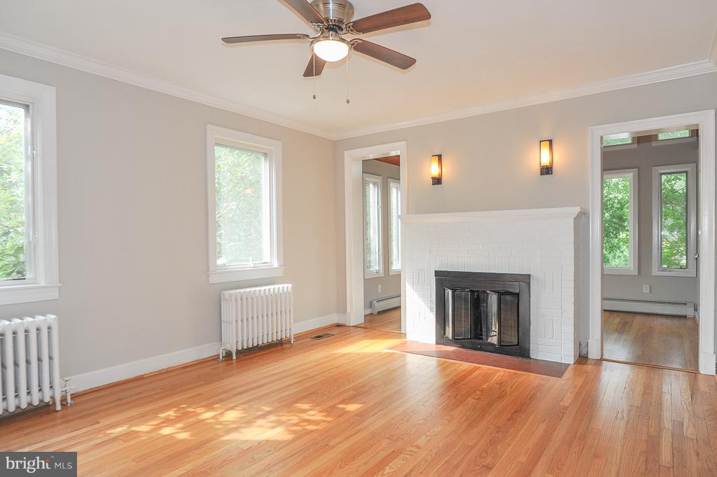 801 West Braddock Road Alexandria, VA 22302 - Photo 2 of 30 Living Room
