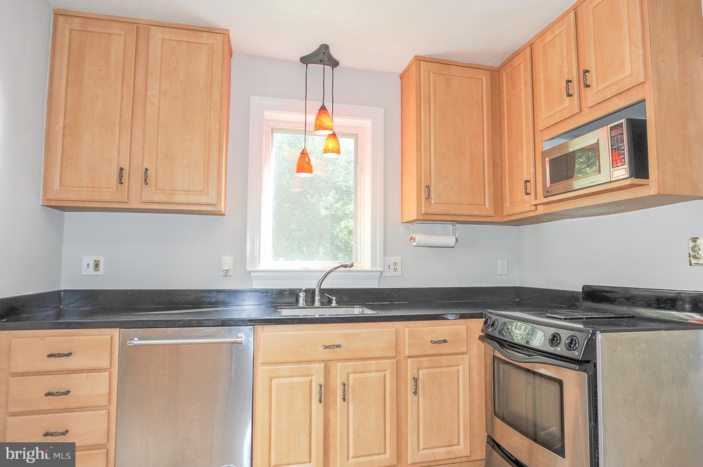 801 West Braddock Road Alexandria, VA 22302 - Photo 12 of 30 Kitchen