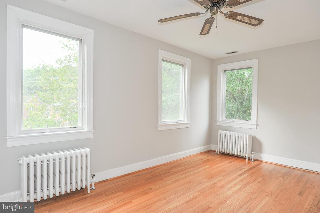 801 West Braddock Road Alexandria, VA 22302 - Photo 17 of 30 Bedroom (Master)