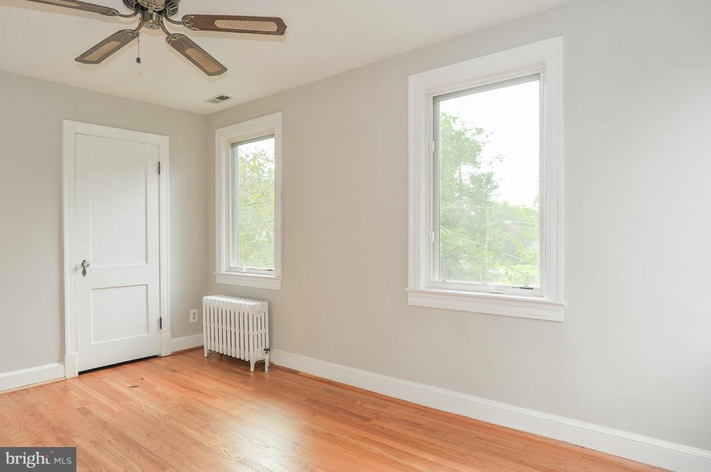 801 West Braddock Road Alexandria, VA 22302 - Photo 18 of 30 Bedroom (Master)