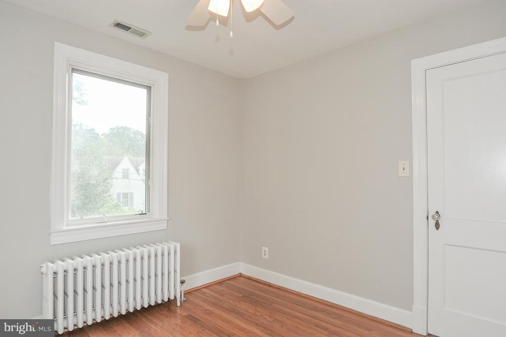 801 West Braddock Road Alexandria, VA 22302 - Photo 22 of 30 Bedroom