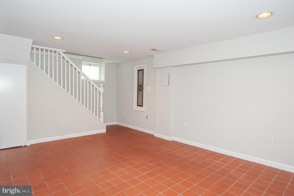 801 West Braddock Road Alexandria, VA 22302 - Photo 25 of 30 Rec Room