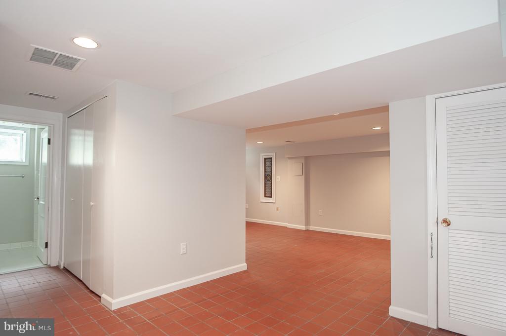801 West Braddock Road Alexandria, VA 22302 - Photo 26 of 30 Rec Room