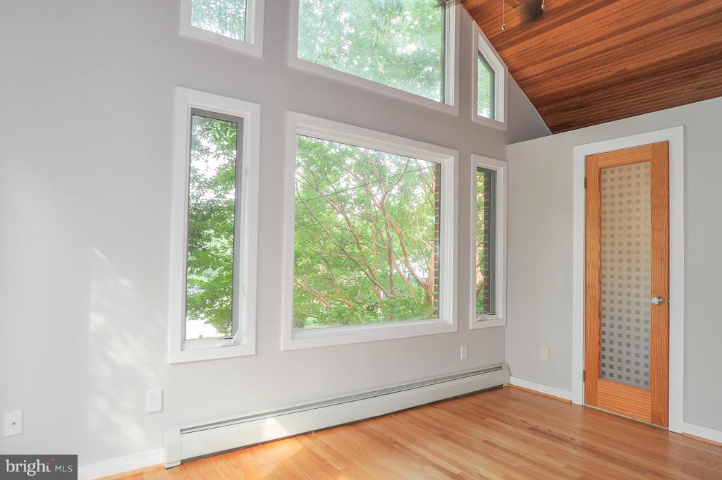 801 West Braddock Road Alexandria, VA 22302 - Photo 6 of 30 Sunroom