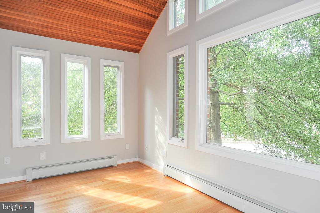 801 West Braddock Road Alexandria, VA 22302 - Photo 7 of 30 Sunroom