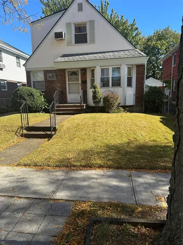 $929,000 | 81-25 258th Street | Floral Park