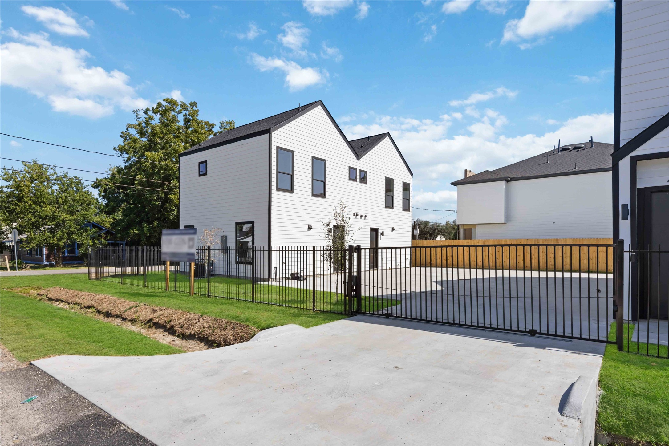 4202 Kewanee Street, Unit B Houston, TX 77051 - Photo 5 of 47 a view of a porch with a yard
