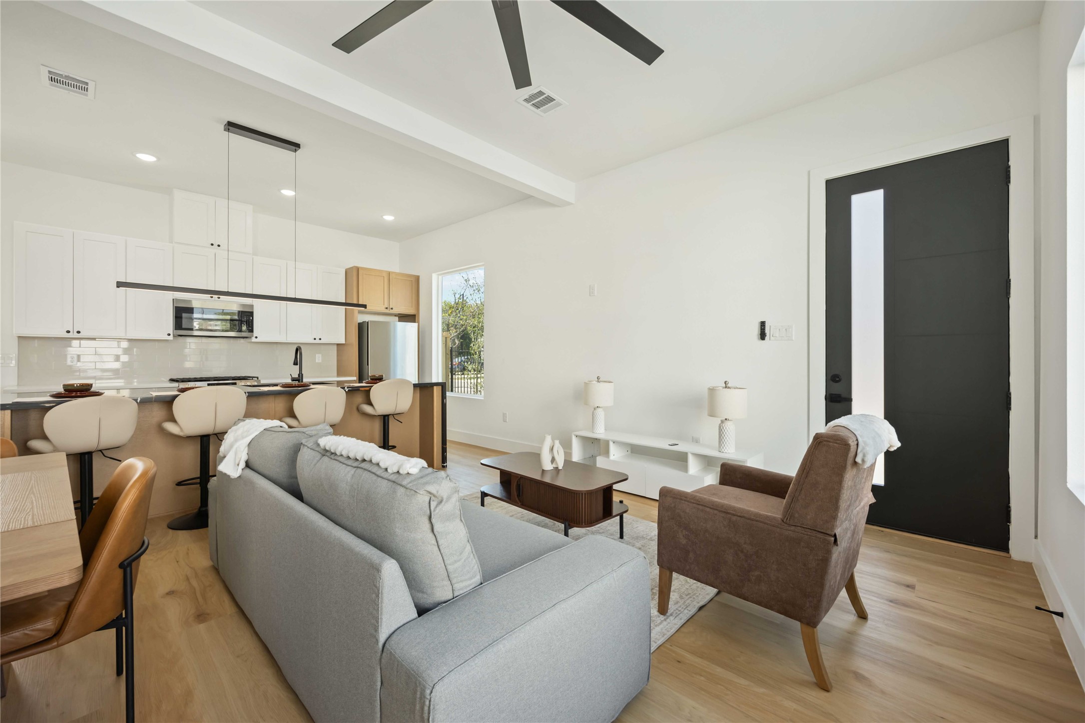 4202 Kewanee Street, Unit B Houston, TX 77051 - Photo 8 of 47 a living room with furniture kitchen and a table