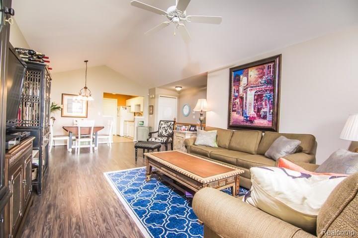 3528 Oakmonte Boulevard Rochester, MI 48306 - Photo 13 of 37