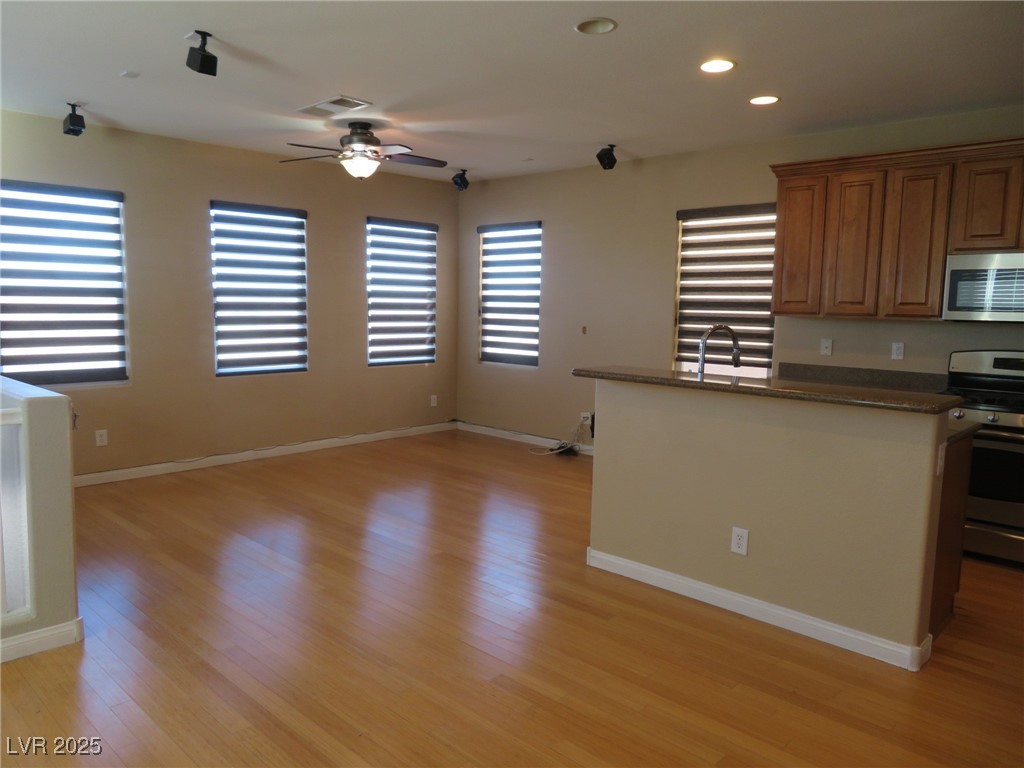 9342 Autumn View Avenue Las Vegas, NV 89178 - Photo 13 of 20