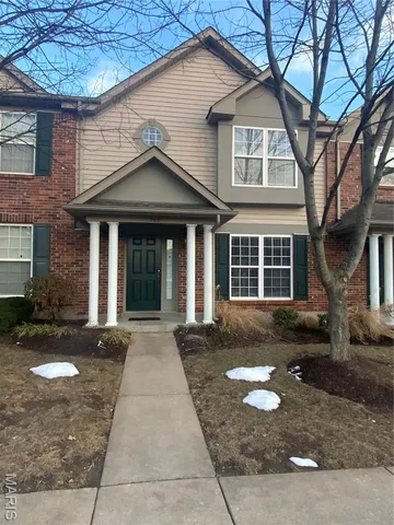 $1,800 | 388 Montclair Tower Drive, St. Charles, MO 63303