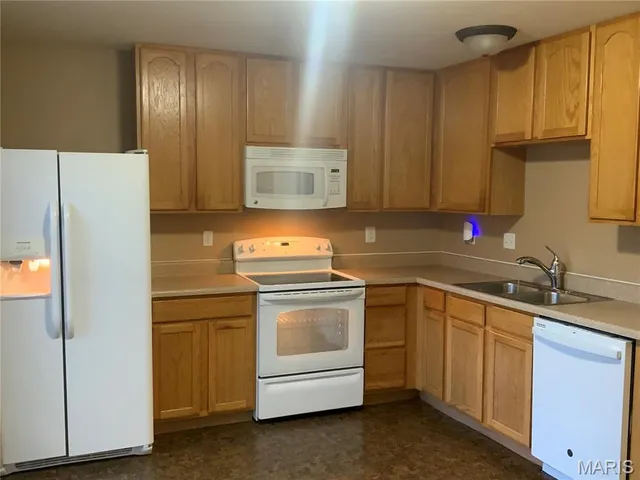 $1,800 | 388 Montclair Tower Drive, St. Charles, MO 63303