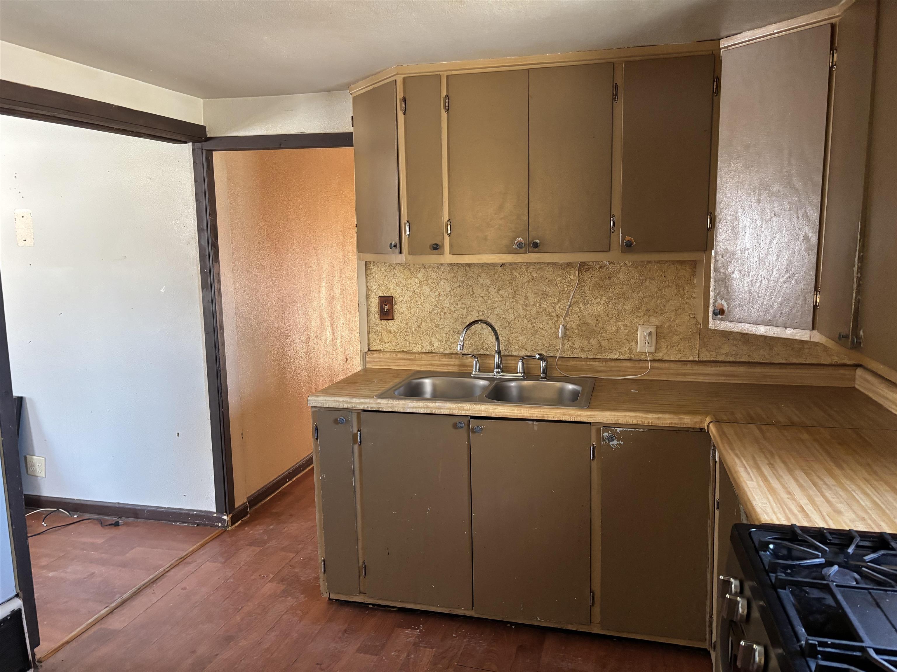 915 South Outagamie Street Appleton, WI 54914 - Photo 5 of 11