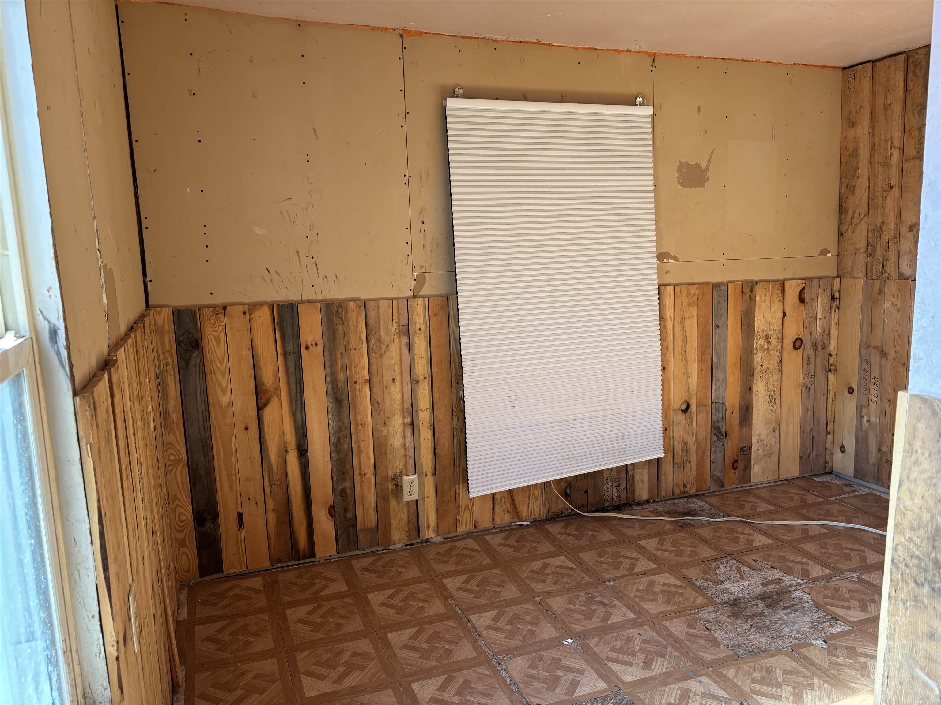 915 South Outagamie Street Appleton, WI 54914 - Photo 9 of 11