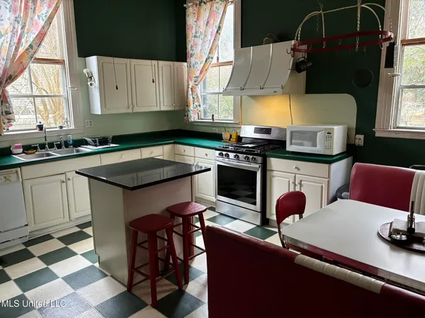 $399,999 | 707 North Rankin Street, Natchez, MS 39120