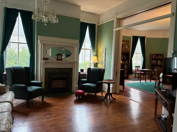 $399,999 | 707 North Rankin Street, Natchez, MS 39120