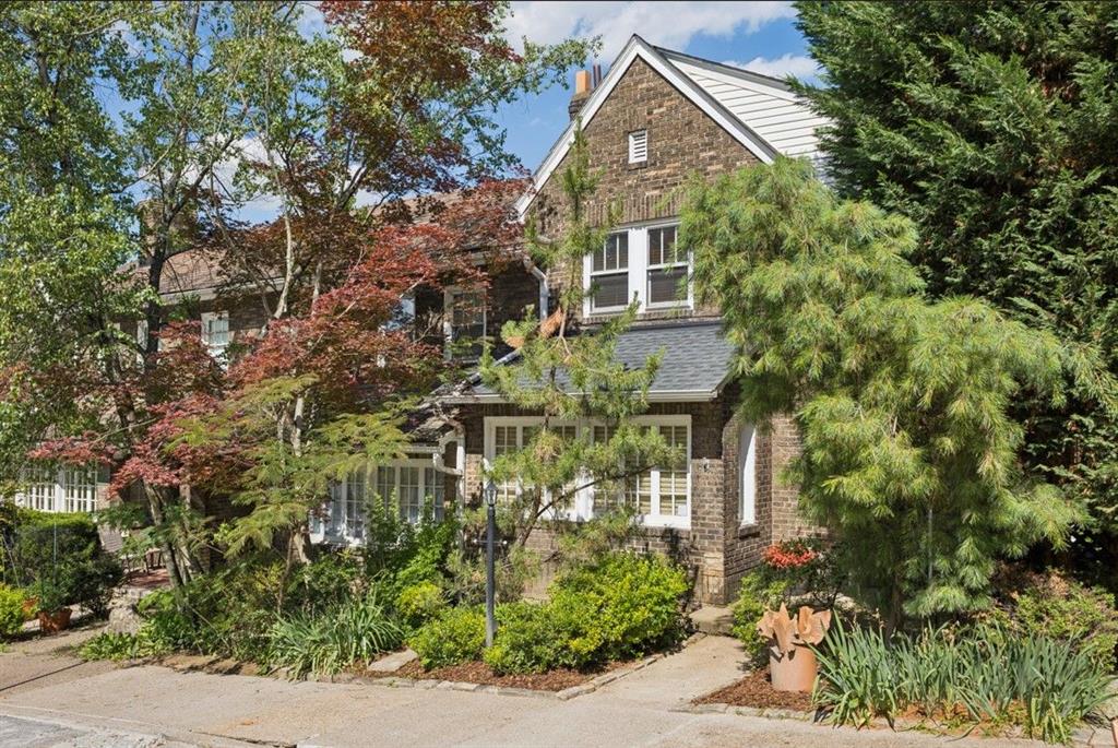 1247 Murdoch Road Pittsburgh, PA 15217 - Photo 3 of 36