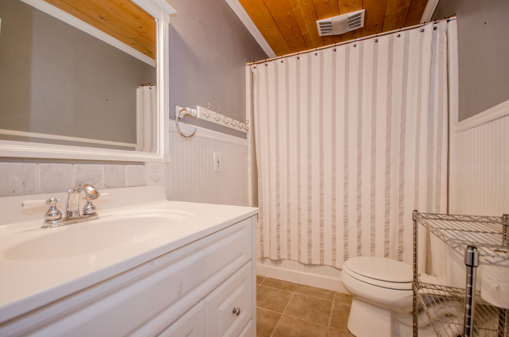 208 Second Street Elgin, IL 60123 - Photo 13 of 16