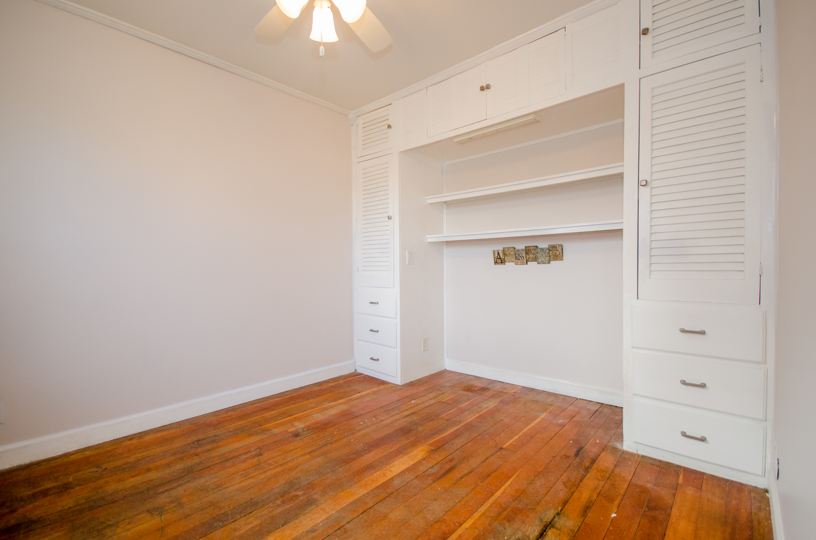 208 Second Street Elgin, IL 60123 - Photo 7 of 16