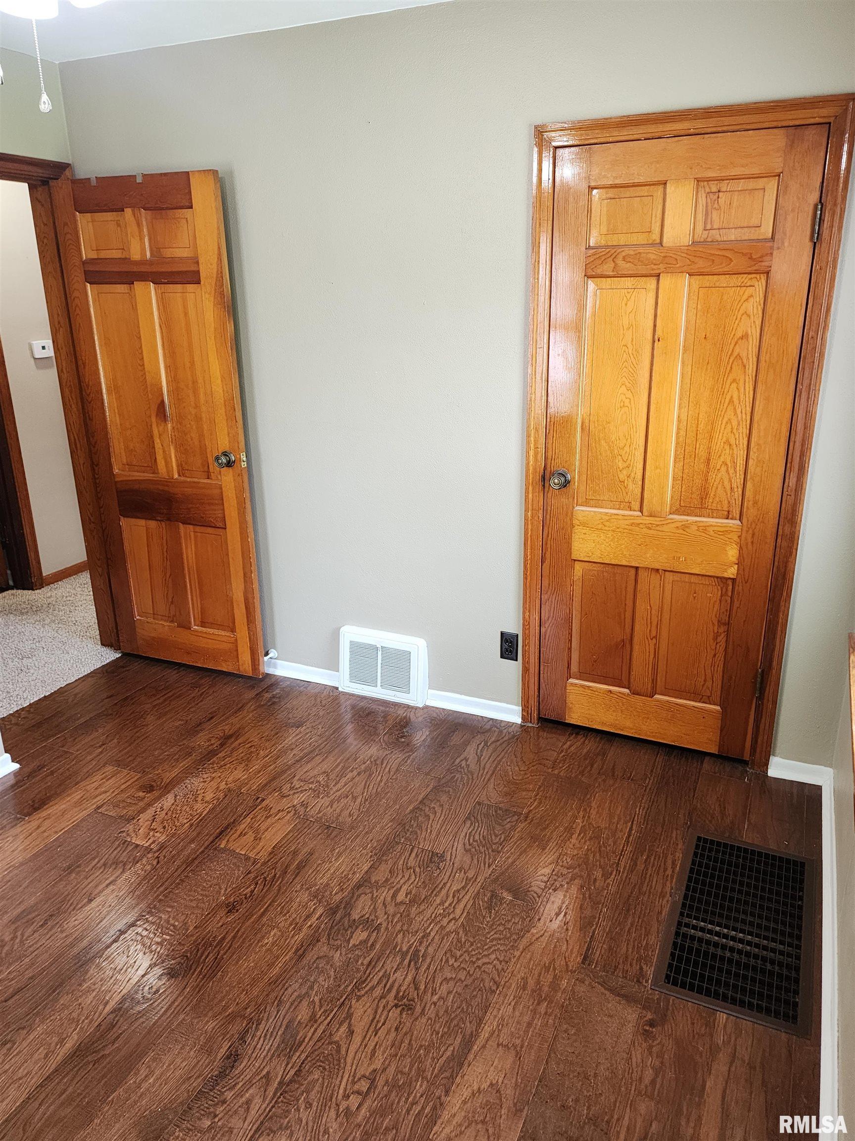 2537 Holmes Avenue Springfield, IL 62704 - Photo 22 of 34