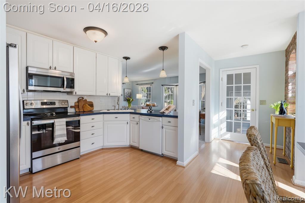 1936 Dorothea Road Berkley, MI 48072 - Photo 10 of 34 Gallery Image 10