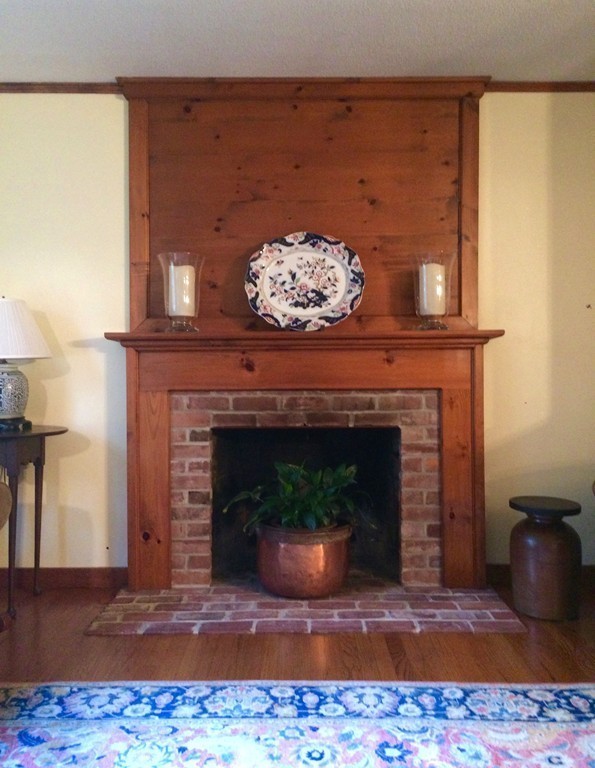 79 Strong Road Southampton, MA 01073 - Photo 11 of 30 a living room with a fireplace