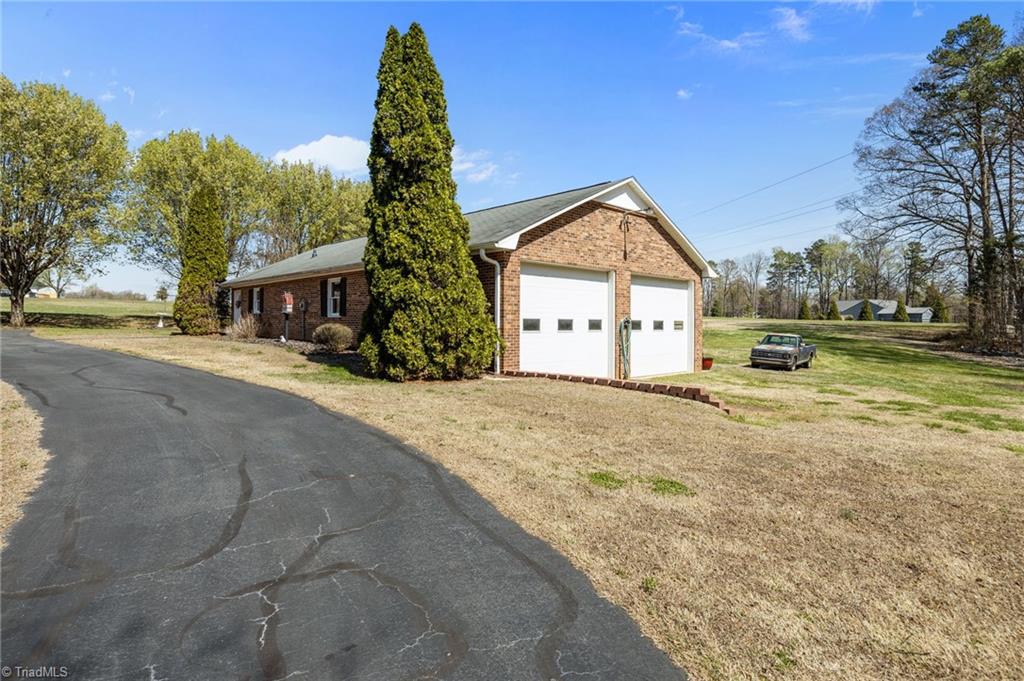 6262 Highway 109 High Point, NC 27265 - Photo 45 of 50