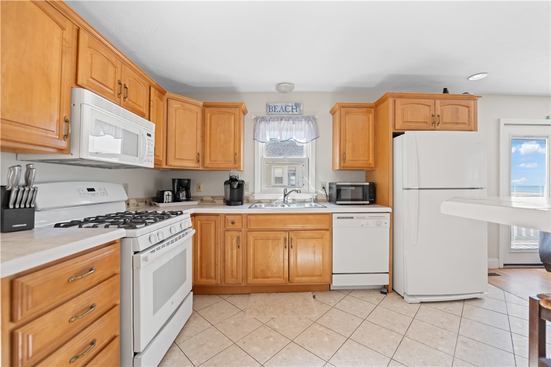 4989 Culver Road Irondequoit, NY 14622 - Photo 10 of 38