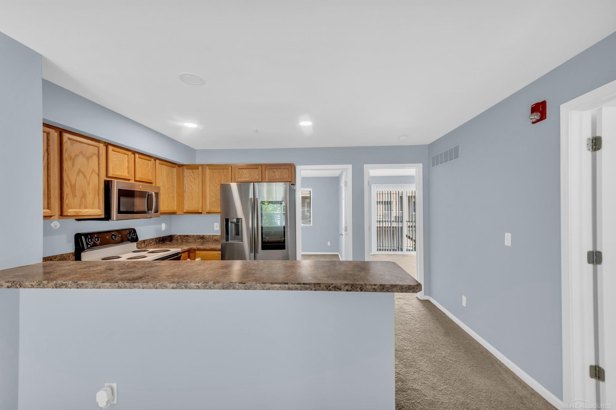 1139 Beaver Run Troy, MI 48083 - Photo 4 of 25