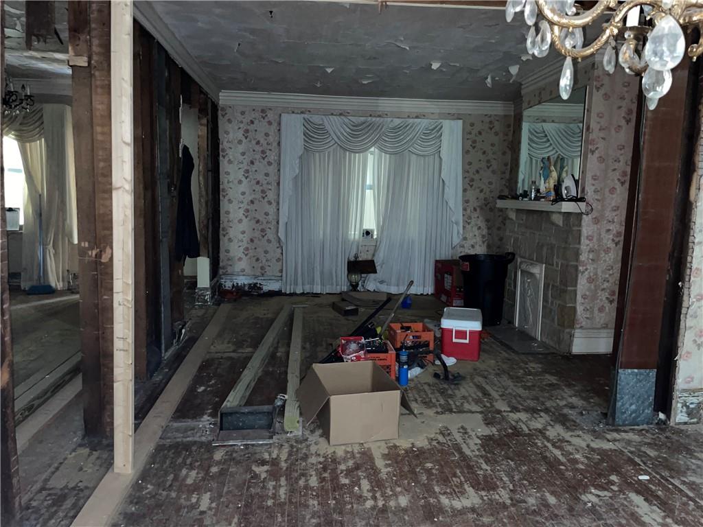 1013 4th Street Braddock, PA 15104 - Photo 4 of 16 a room with furniture