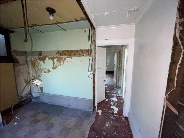 $10,000 | 1013 4th Street, Braddock, PA 15104