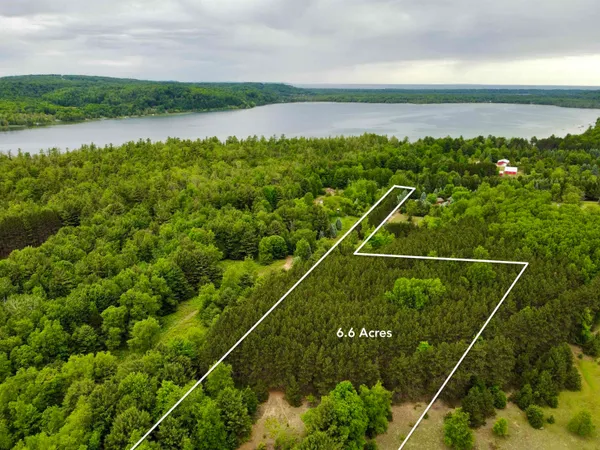 $199,000 | 6 South Lime Lake Road, Cedar, MI 49621