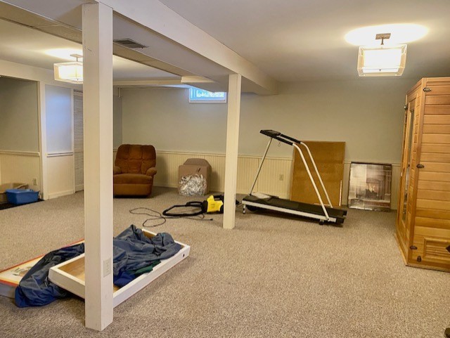 2280 Timber Ridge Drive Princeton, IL 61356 - Photo 13 of 20 a room with gym equipment and a table