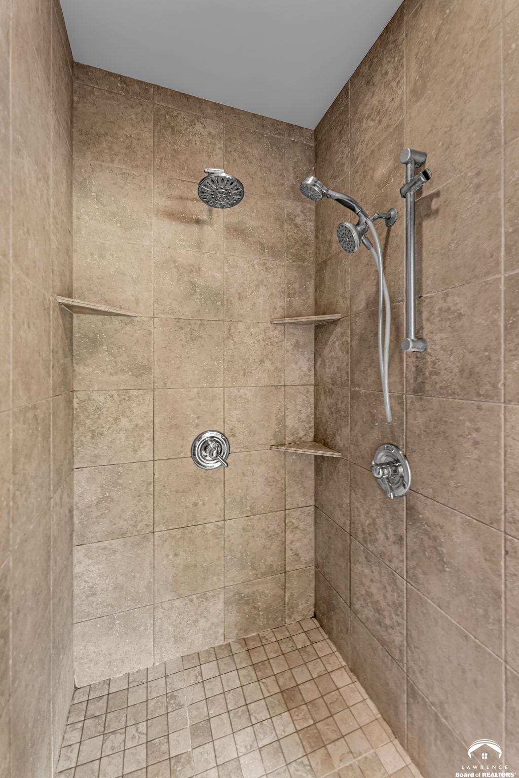 762 North 1750th Road Lawrence, KS 66049 - Photo 34 of 94