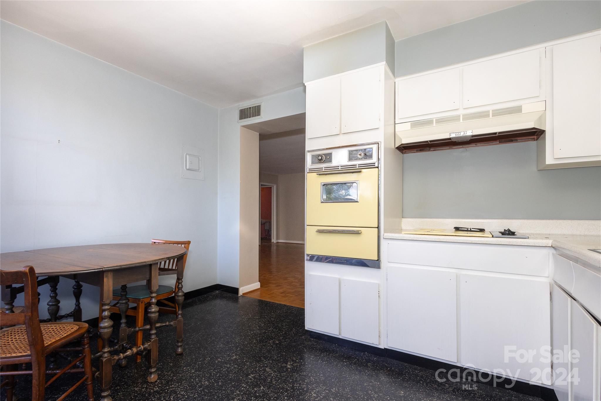 1300 Queens Road, Unit 405 Charlotte, NC 28207 - Photo 9 of 18