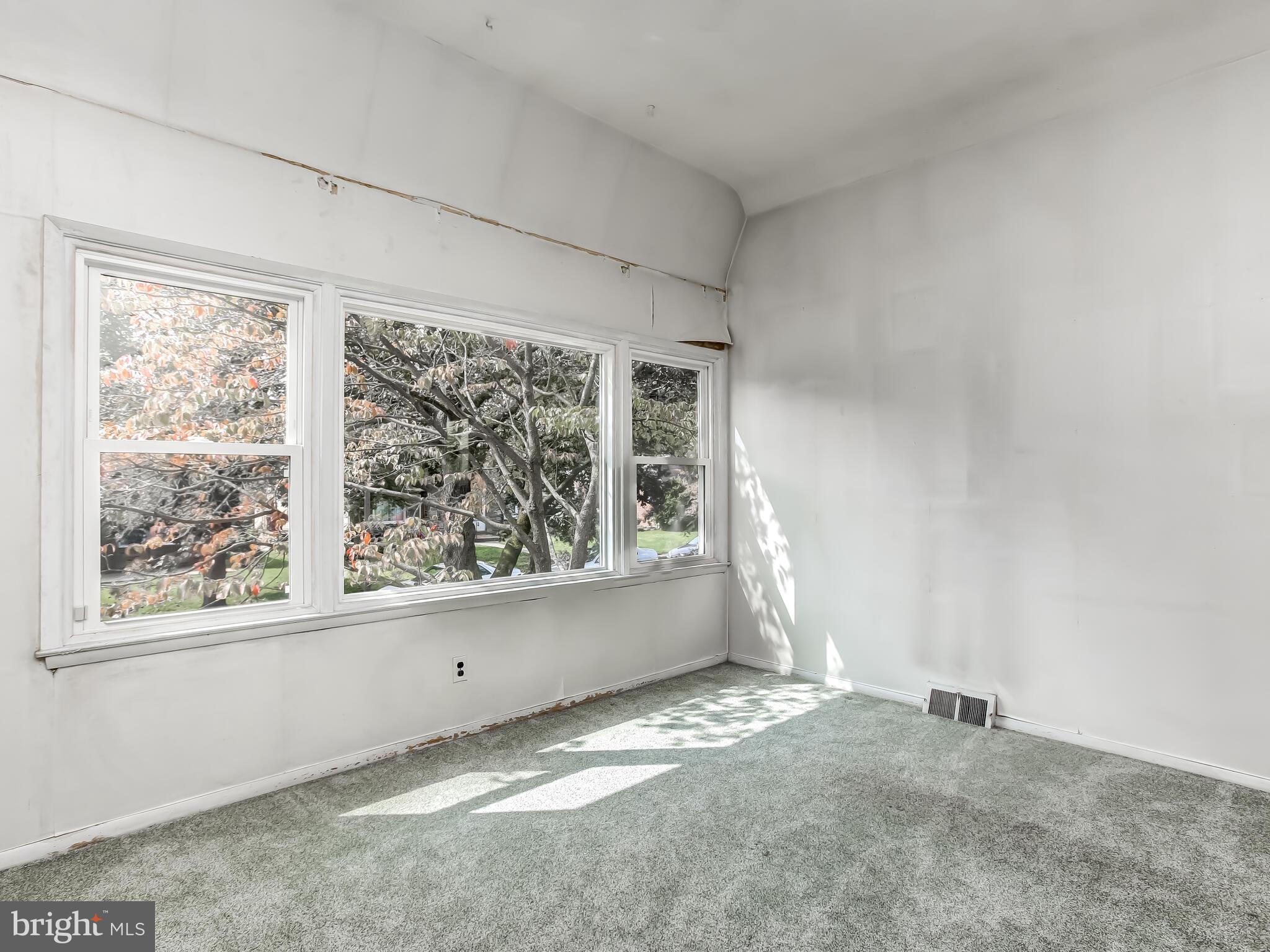 127 Juniper Road Havertown, PA 19083 - Photo 4 of 33