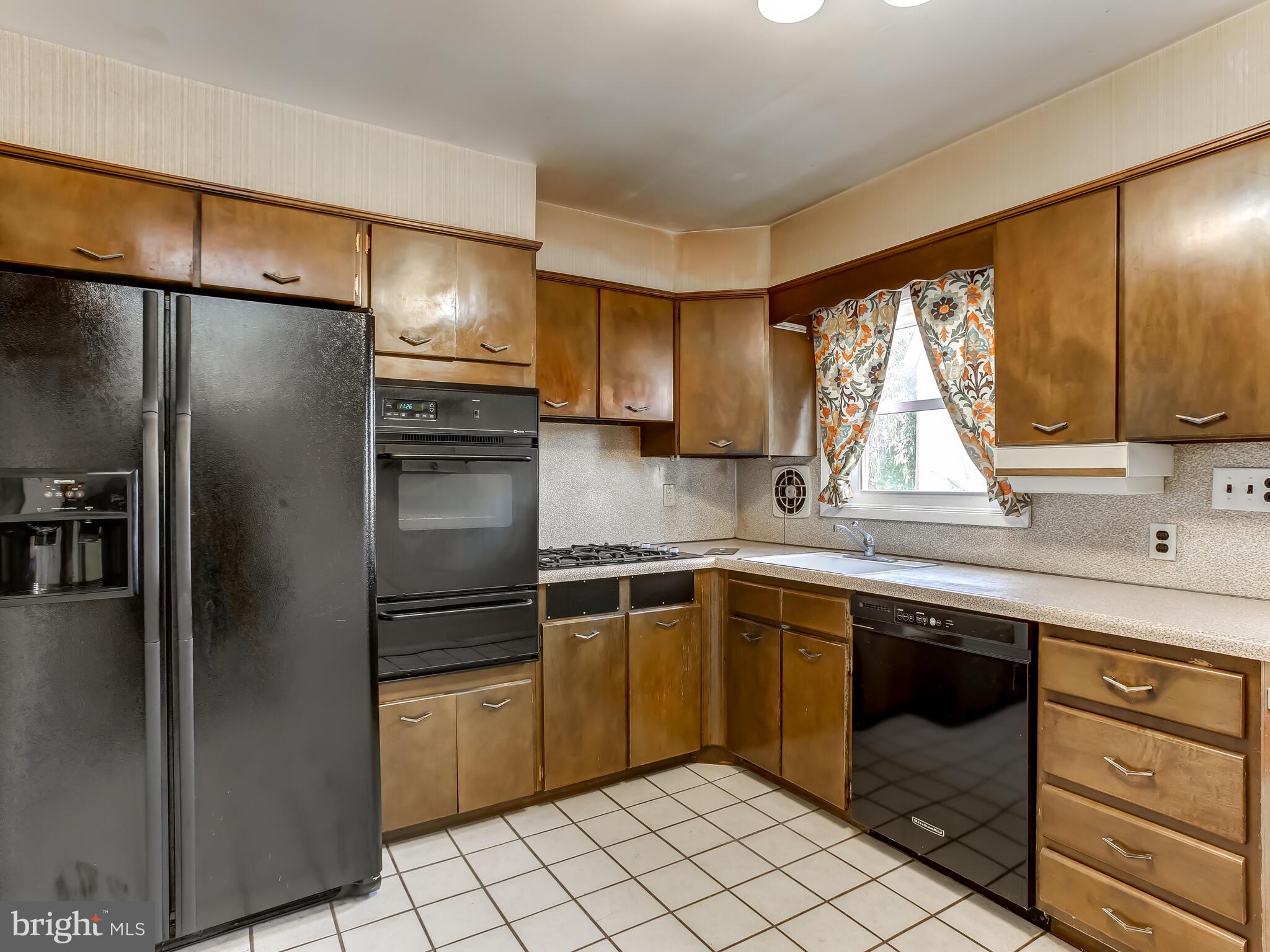 127 Juniper Road Havertown, PA 19083 - Photo 9 of 33