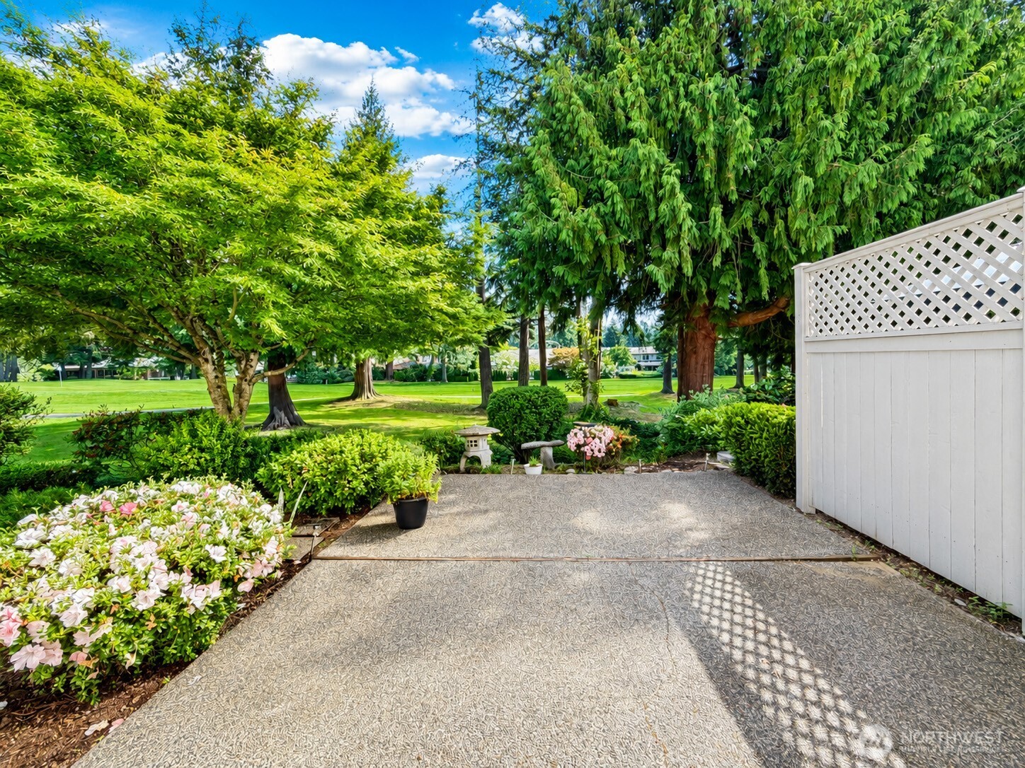 2009 Mill Pointe Drive Southeast Bothell, WA 98012 - Photo 26 of 40