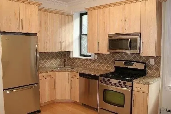 $4,325 | 254 1st Street, Unit 4, Hoboken, NJ 07030