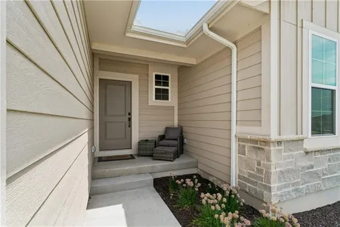 $569,900 | 17120 West 168th Place, Olathe, KS 66062