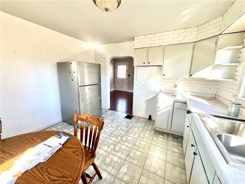 3145 Troy Road Springfield, OH 45504 - Photo 10 of 32