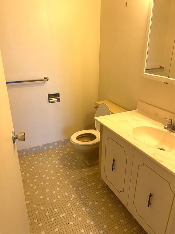 1008 Paradise Road, Unit 1J Swampscott, MA 01907 - Photo 16 of 23 Gallery Image 16