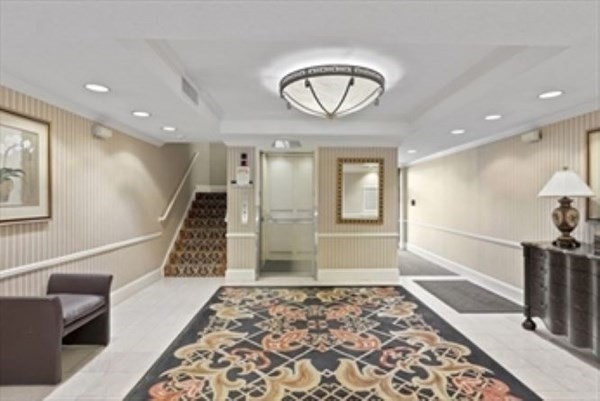 1008 Paradise Road, Unit 1J Swampscott, MA 01907 - Photo 4 of 23 Gallery Image 4