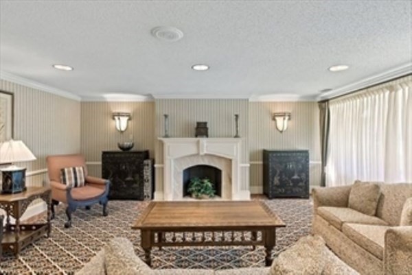 1008 Paradise Road, Unit 1J Swampscott, MA 01907 - Photo 5 of 23 Gallery Image 5